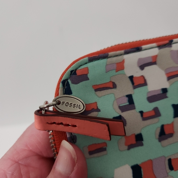 New Fossil Key-Per Wristlet Wrist Wallet  Canvas  Zip Around NWT Teal Coral - Picture 7 of 10
